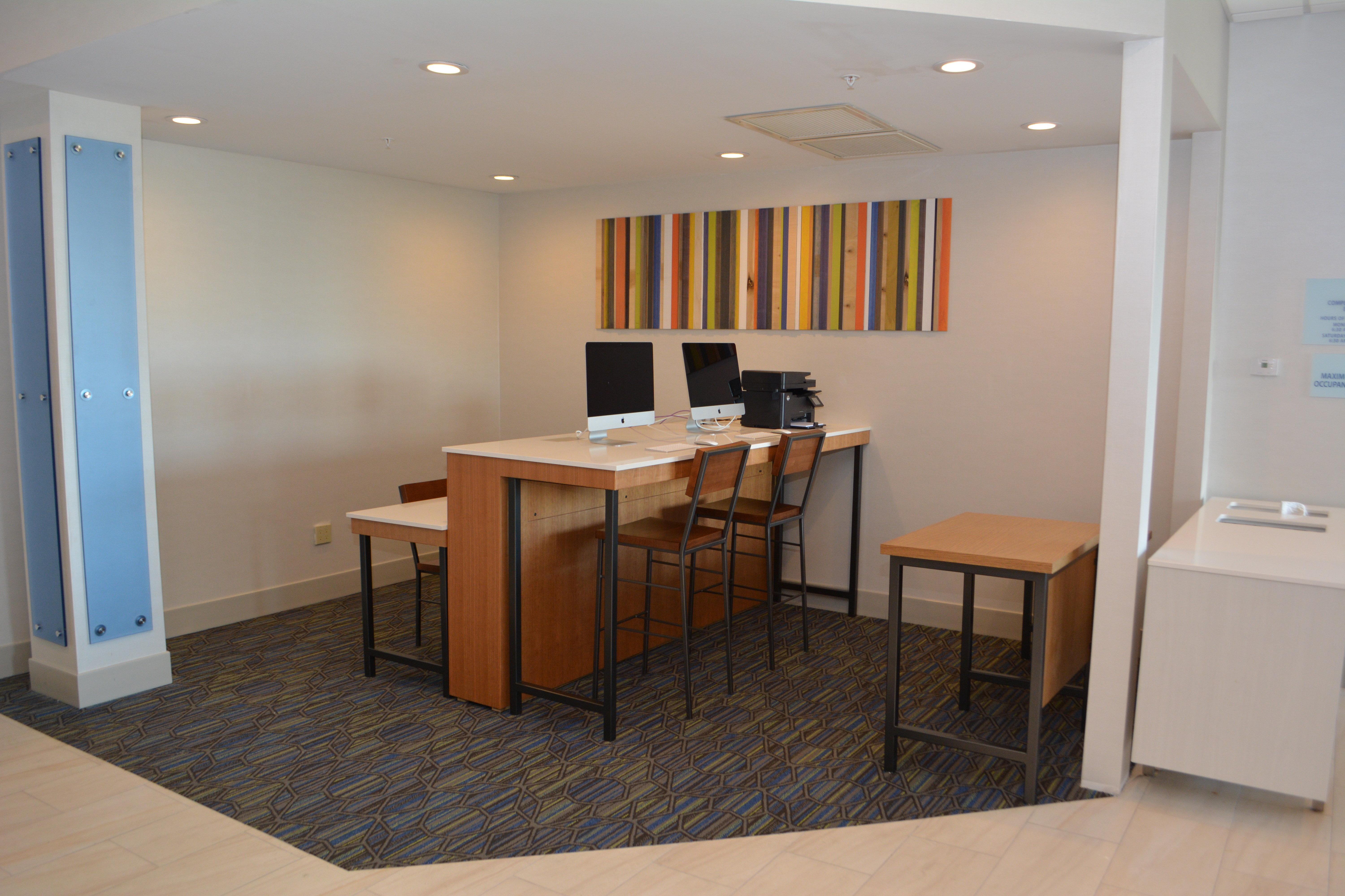 Holiday Inn Express & Suites Waterville - North By Ihg Εξωτερικό φωτογραφία