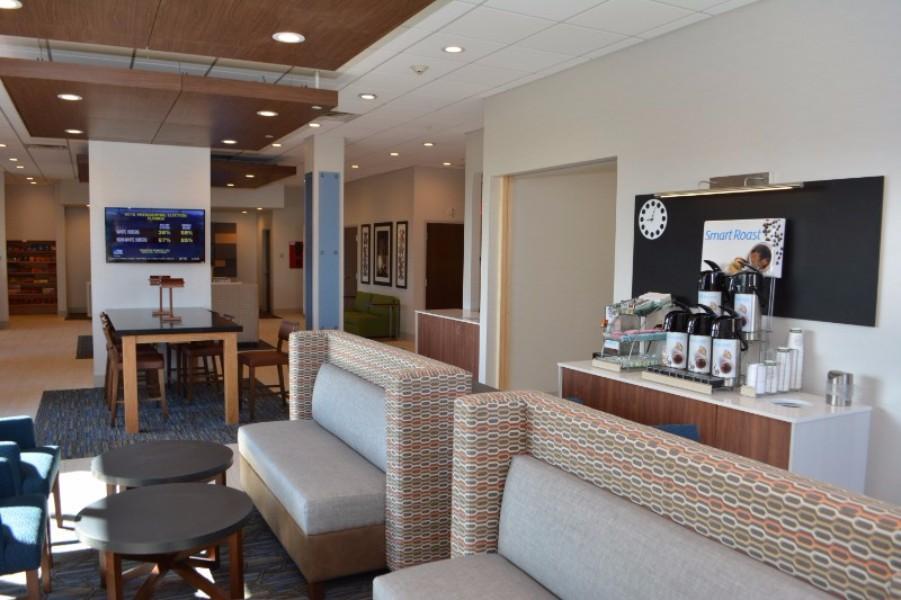Holiday Inn Express & Suites Waterville - North By Ihg Εξωτερικό φωτογραφία
