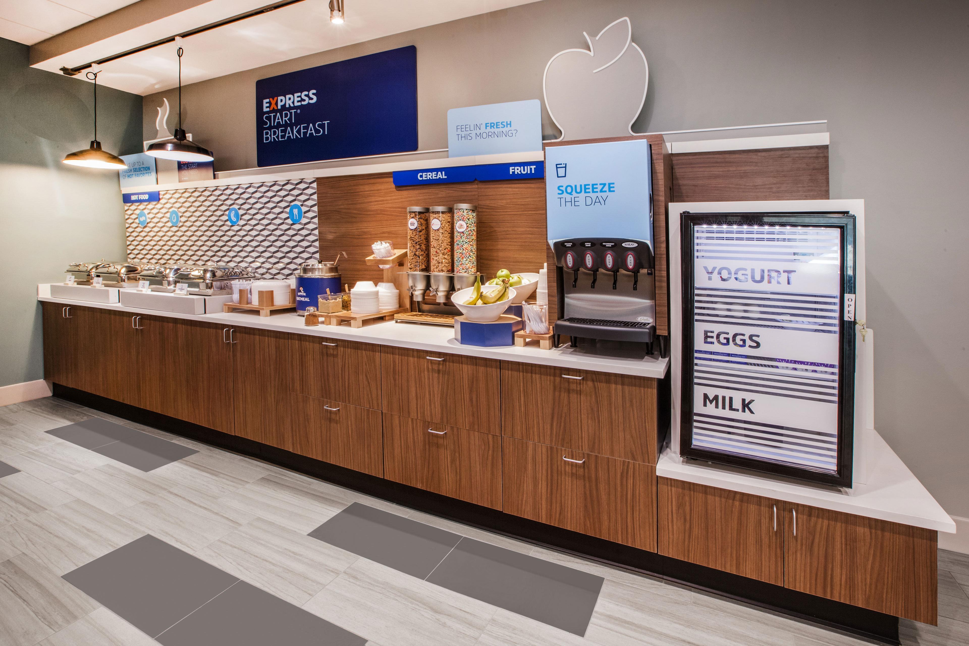 Holiday Inn Express & Suites Waterville - North By Ihg Εξωτερικό φωτογραφία