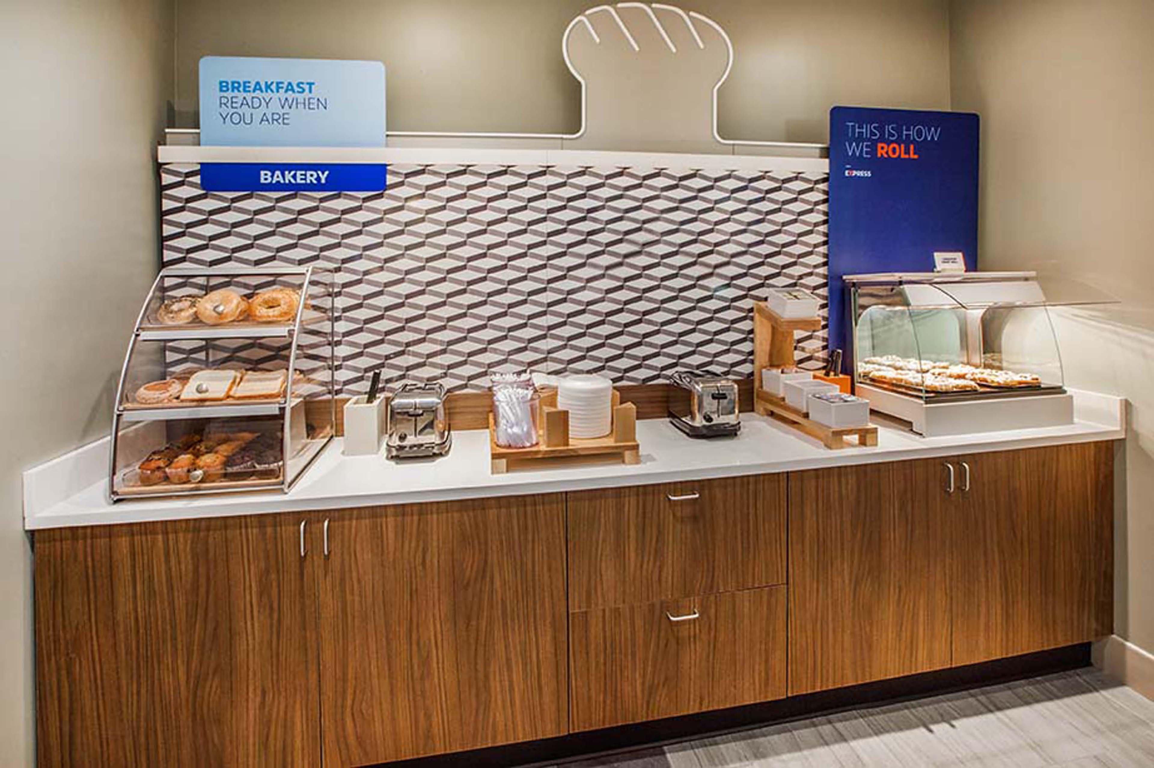 Holiday Inn Express & Suites Waterville - North By Ihg Εξωτερικό φωτογραφία