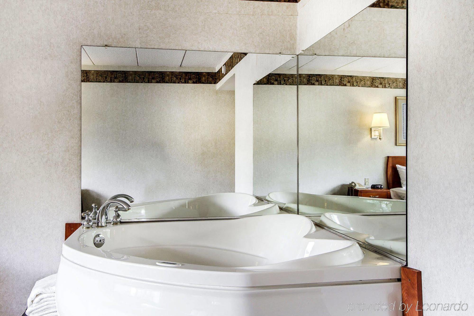 Holiday Inn Express & Suites Waterville - North By Ihg Εξωτερικό φωτογραφία
