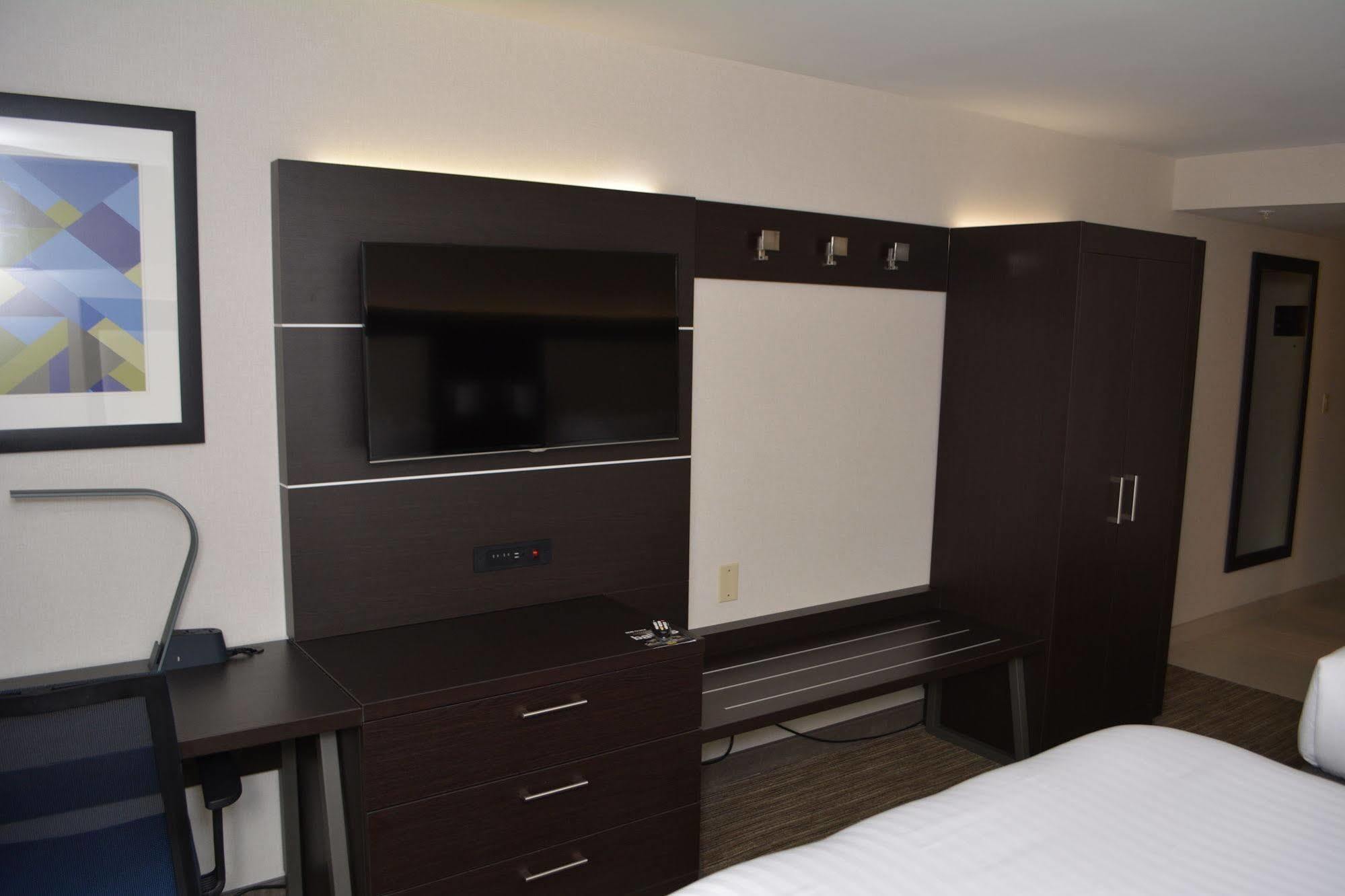 Holiday Inn Express & Suites Waterville - North By Ihg Εξωτερικό φωτογραφία